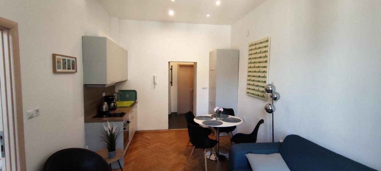 Apartment Milani With Private Garage Опатия Екстериор снимка